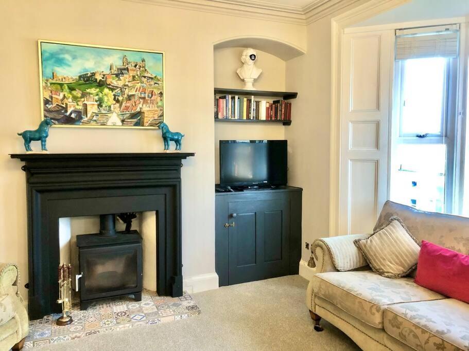 The Pirate'S Palace, Whitby - Elegant, Comfy, Fun Exterior photo